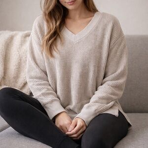 American Eagle Big Hug Oversized Waffle V-Neck Sweatshirt Medium